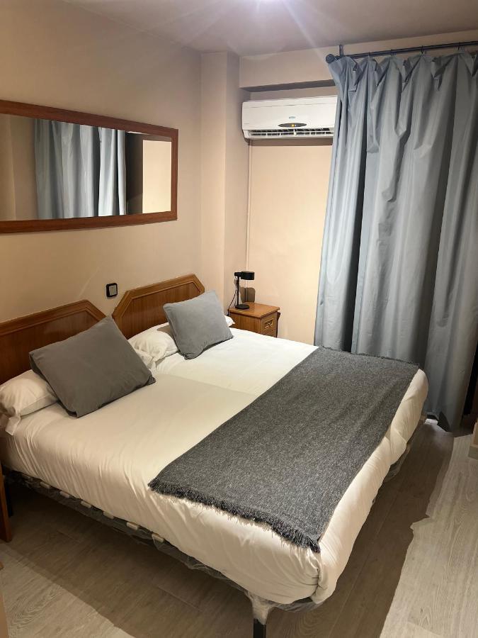 Hostal Arenal Zaragoza Exterior photo